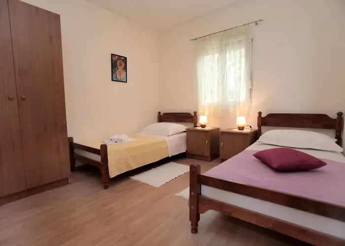 With A Parking Space Mavarstica, Ciovo - 11563 *